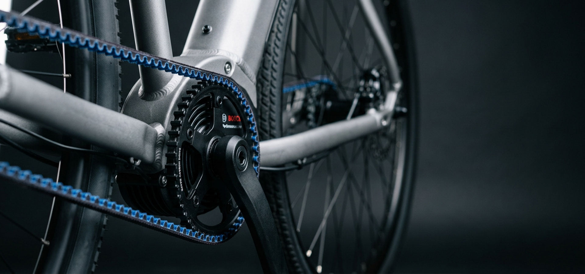 **E-BIKES MIT RIEMENANTRIEB.** EINFACH. WARTUNGSFREI.